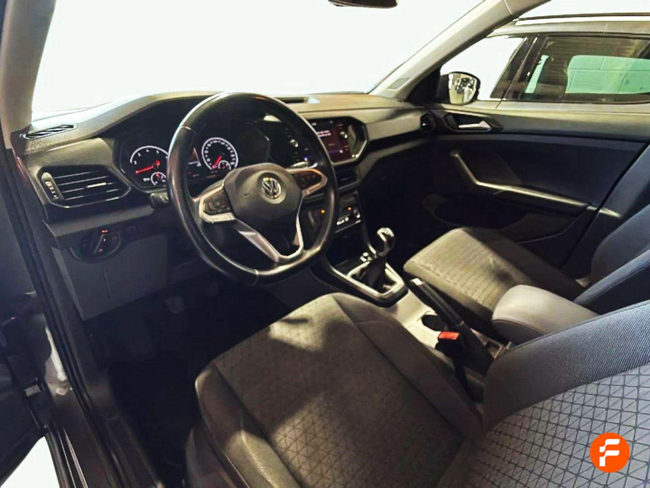 Foto Volkswagen T-Cross 11