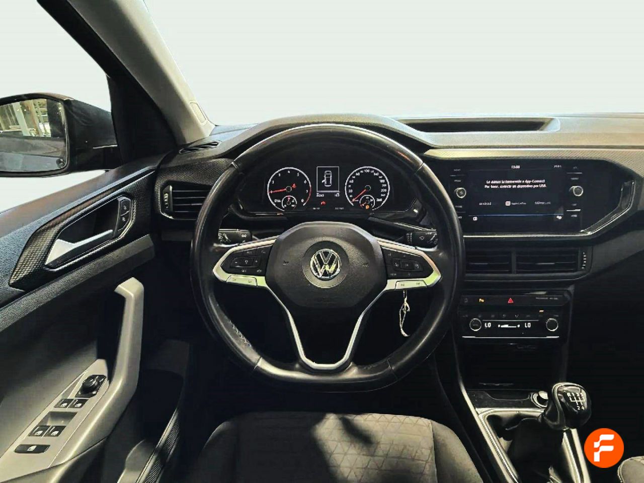 Foto Volkswagen T-Cross 12