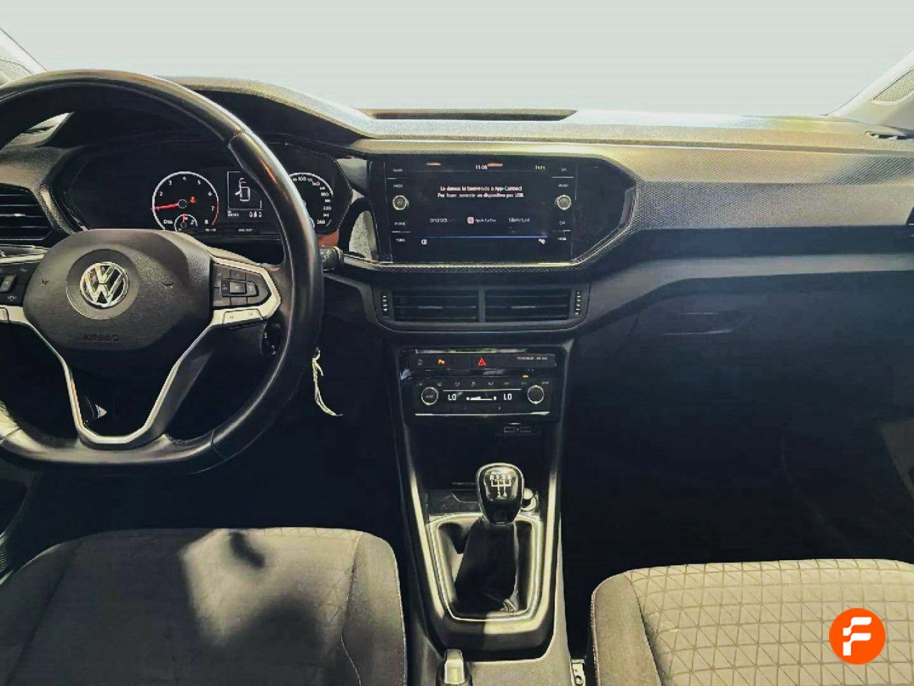 Foto Volkswagen T-Cross 13