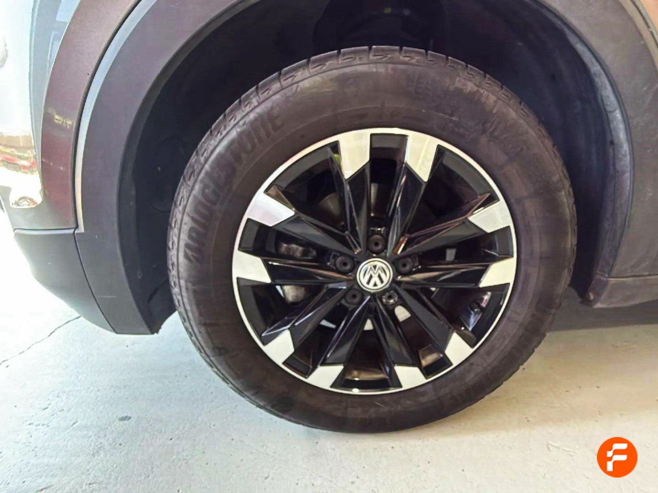 Foto Volkswagen T-Cross 17