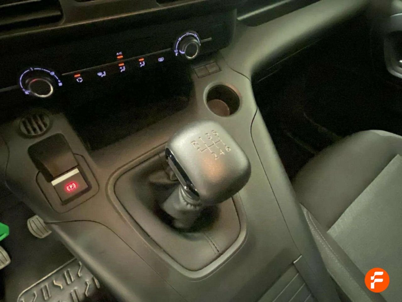 Foto Peugeot Rifter 18