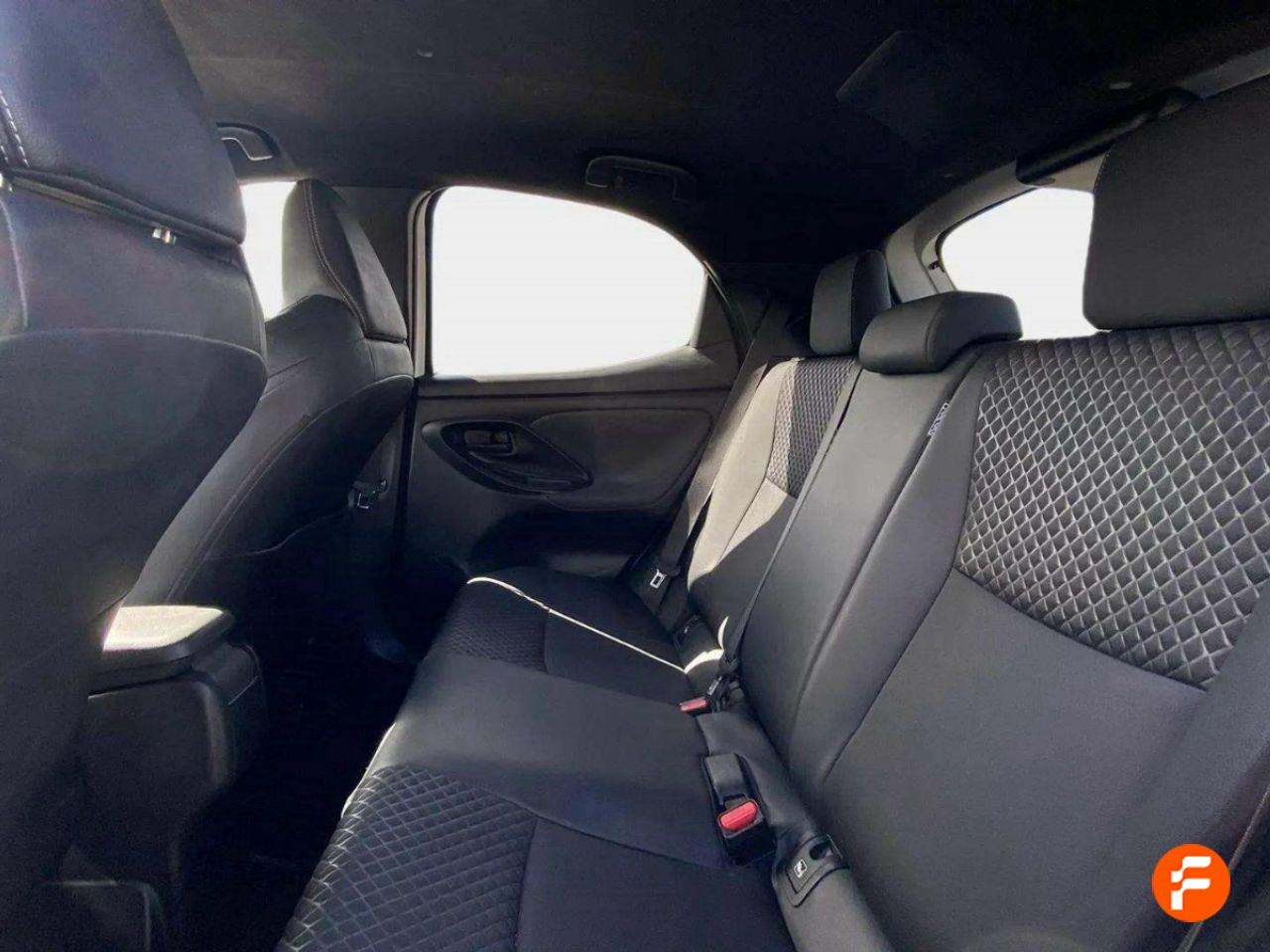 Foto Toyota Yaris 12