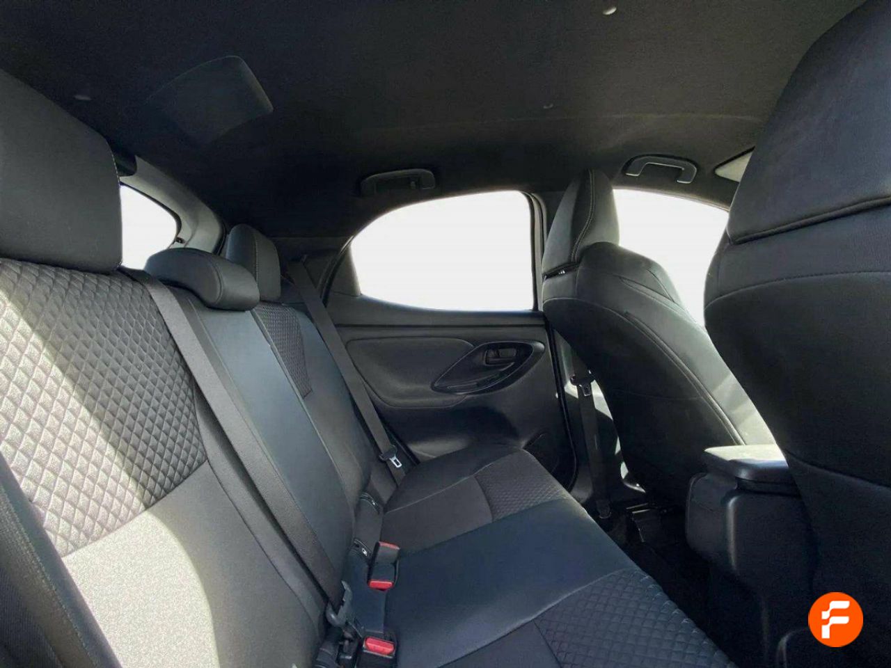 Foto Toyota Yaris 13