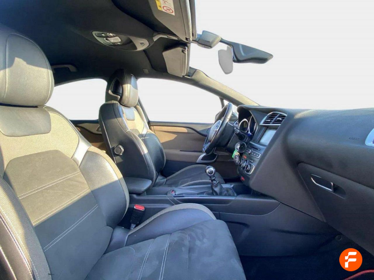 Foto DS Automobiles DS 4 11