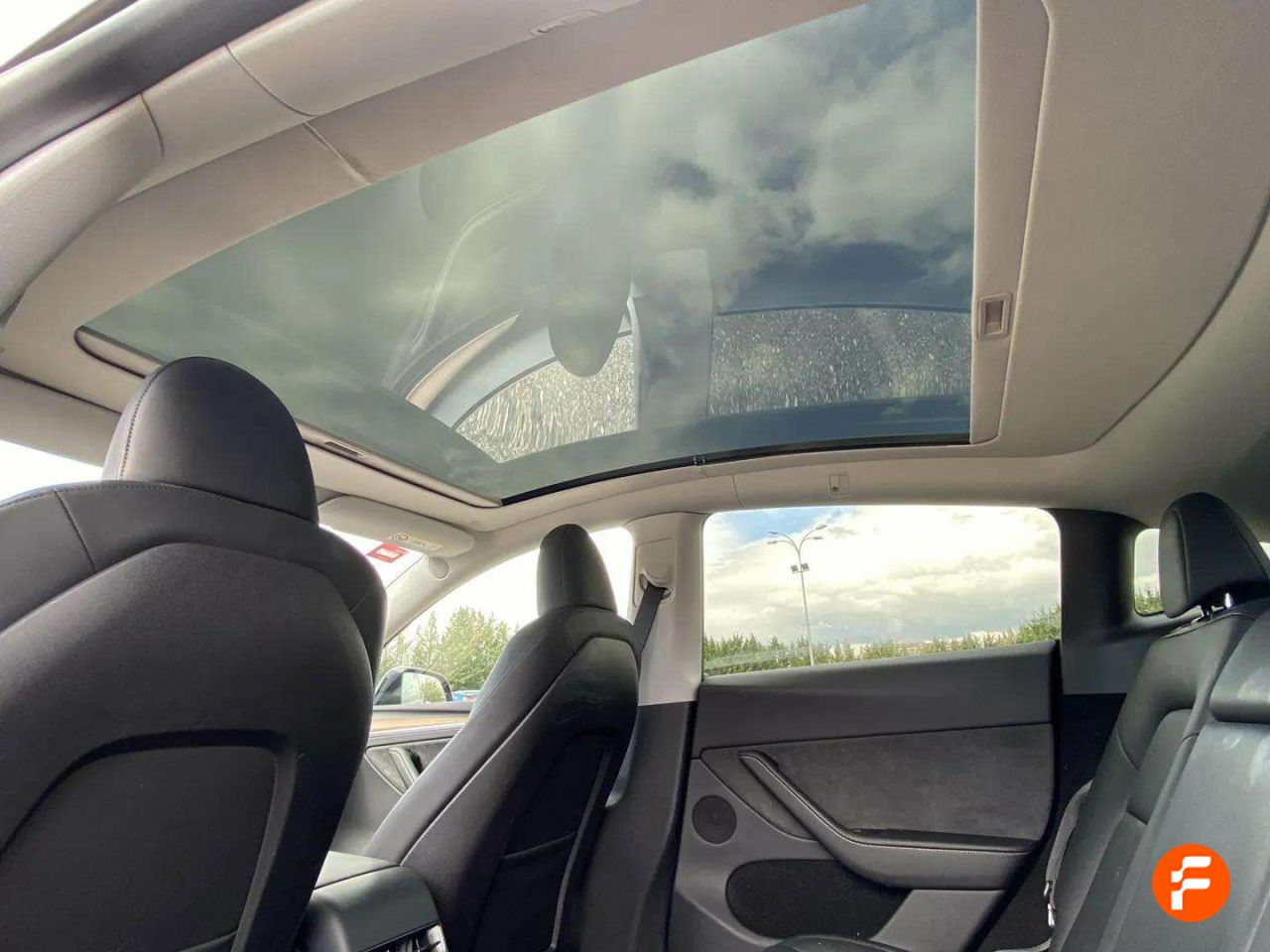 Foto Tesla Model Y 22