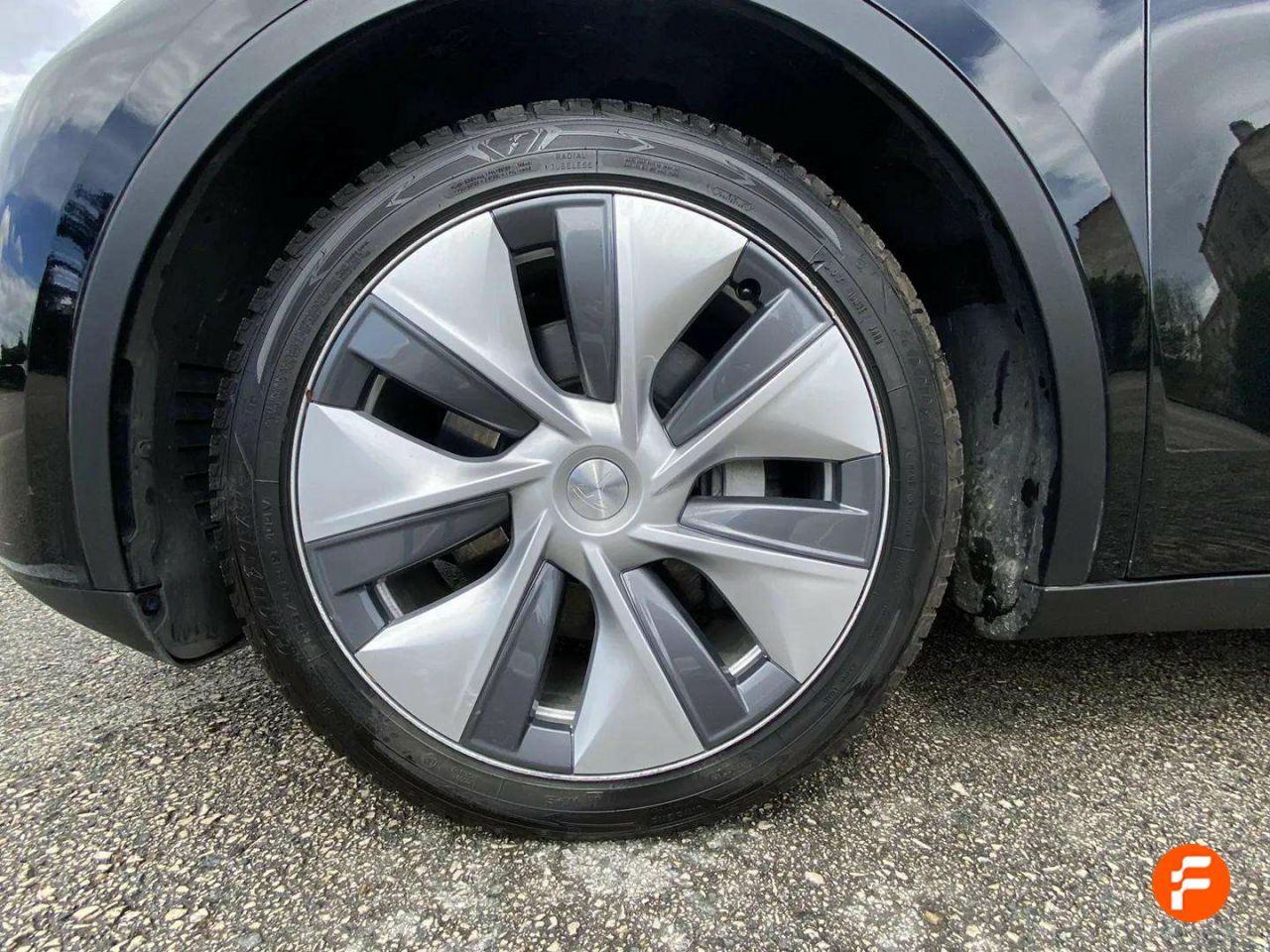 Foto Tesla Model Y 24