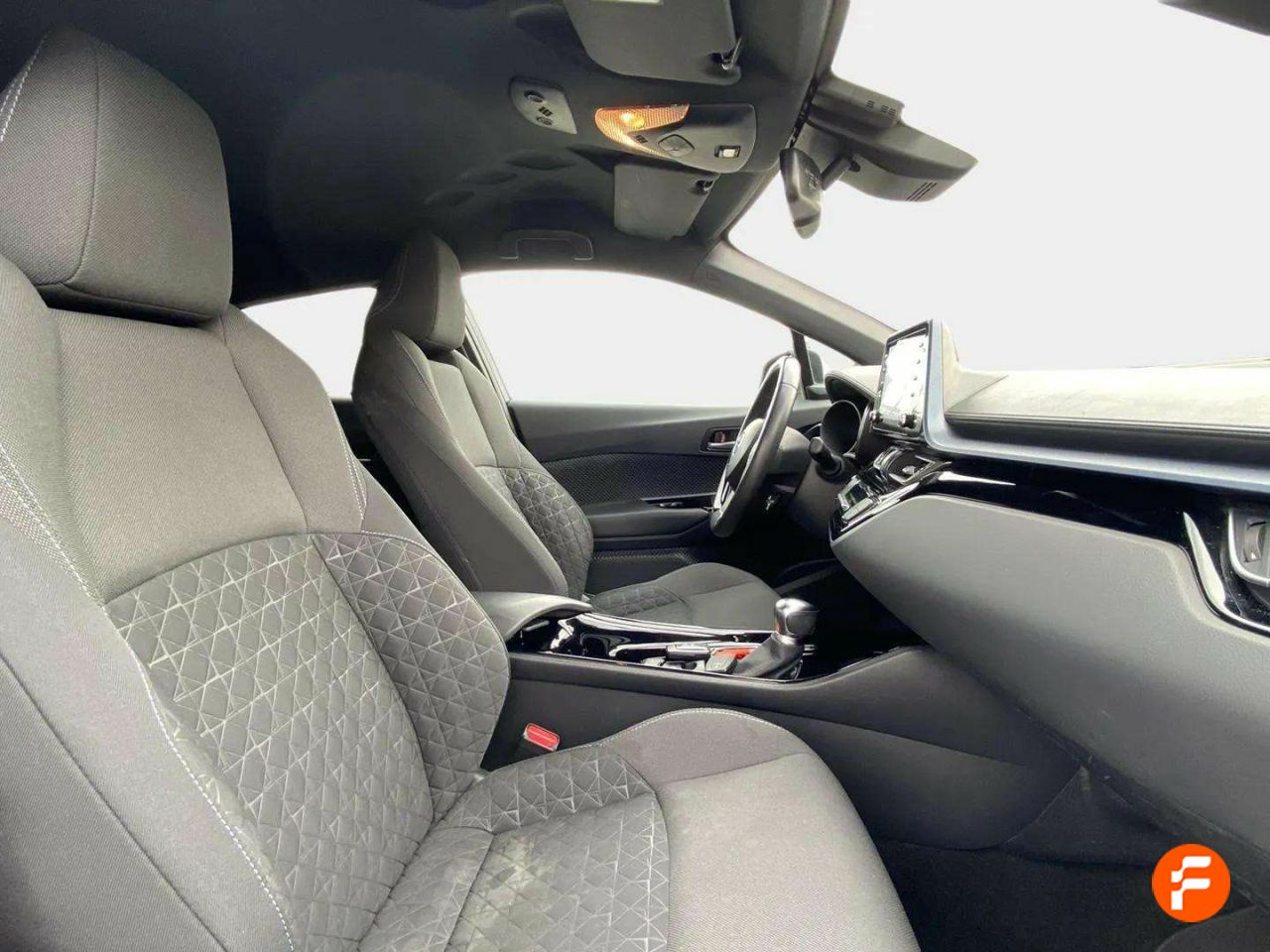 Foto Toyota C-HR 11