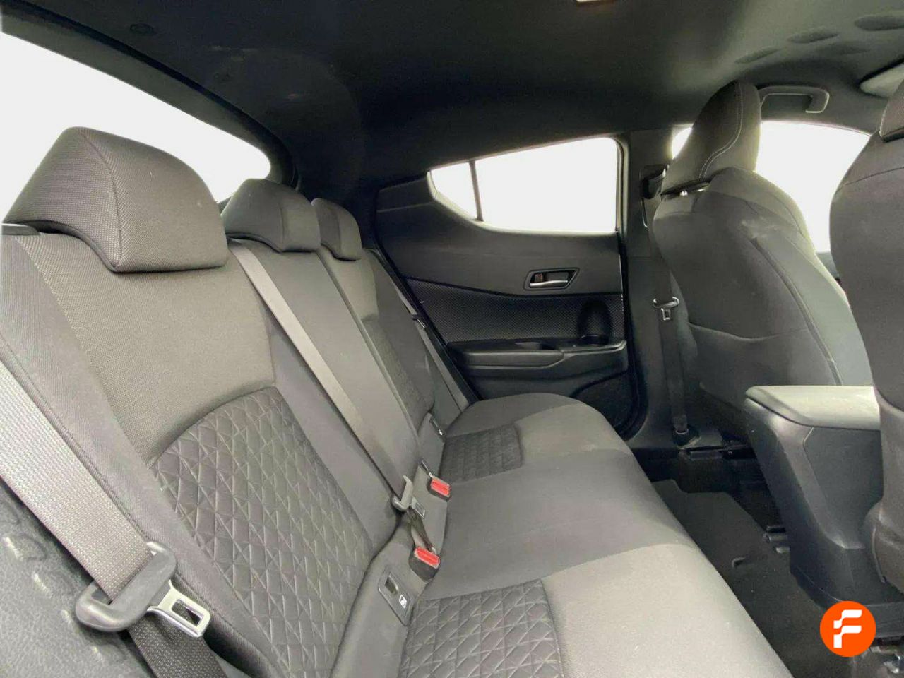 Foto Toyota C-HR 13