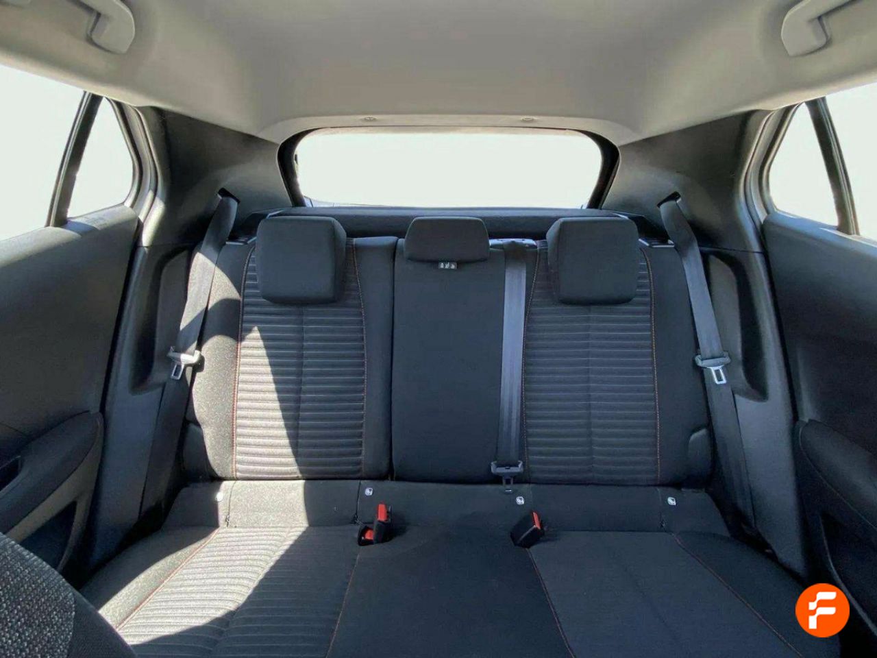 Foto Peugeot 2008 13