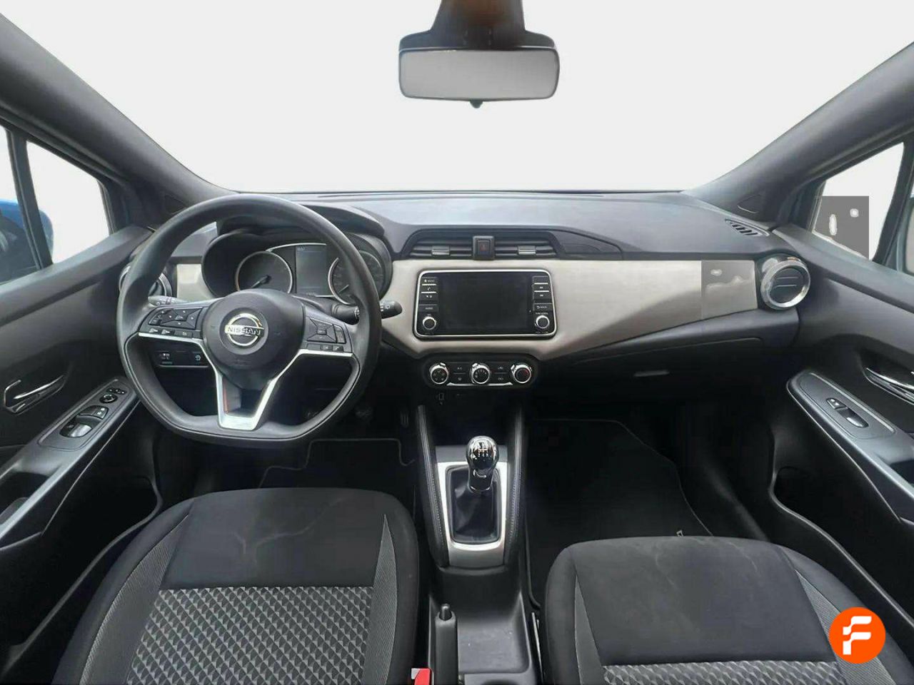 Foto Nissan Micra 12