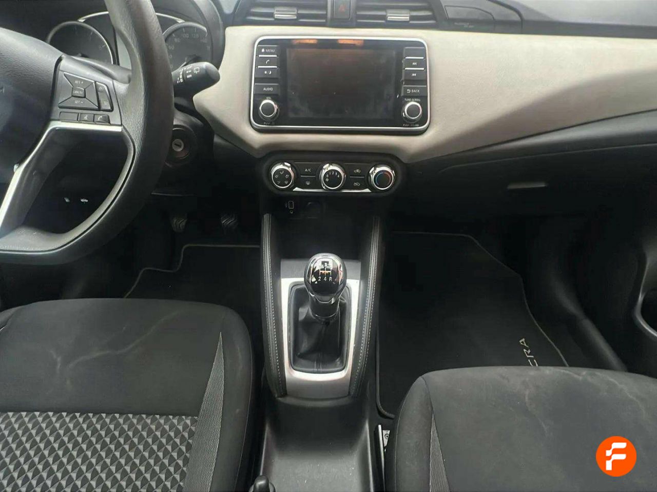 Foto Nissan Micra 13