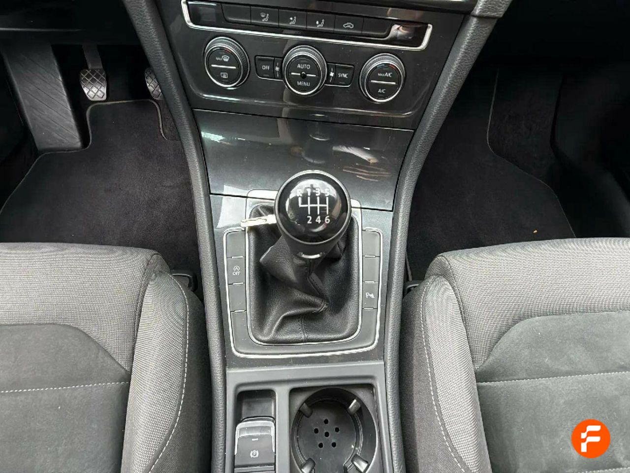 Foto Volkswagen Golf 16