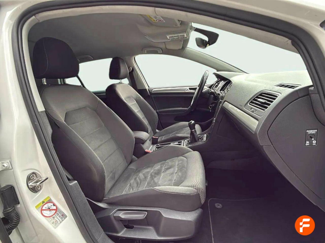 Foto Volkswagen Golf 17