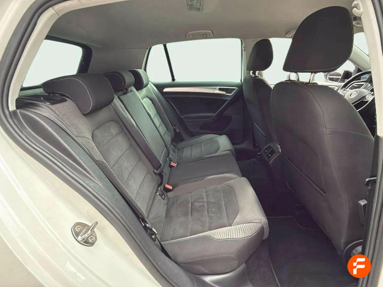 Foto Volkswagen Golf 18