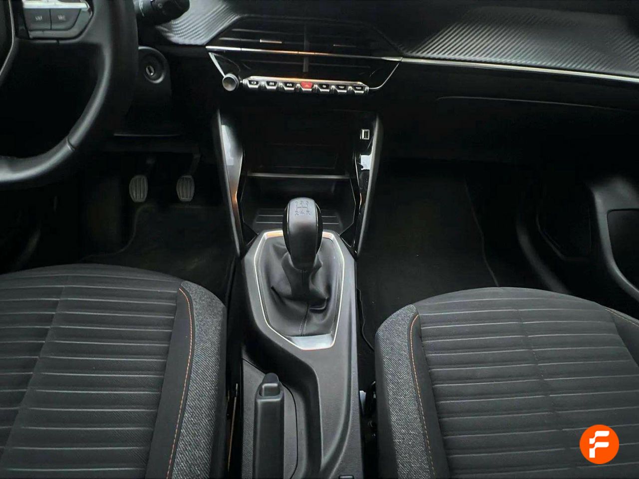 Foto Peugeot 208 13