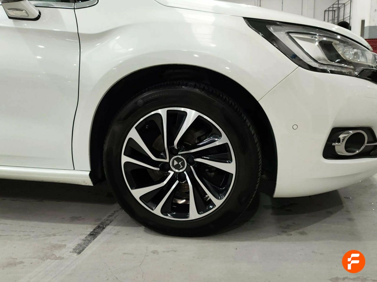 Foto DS Automobiles DS 4 10