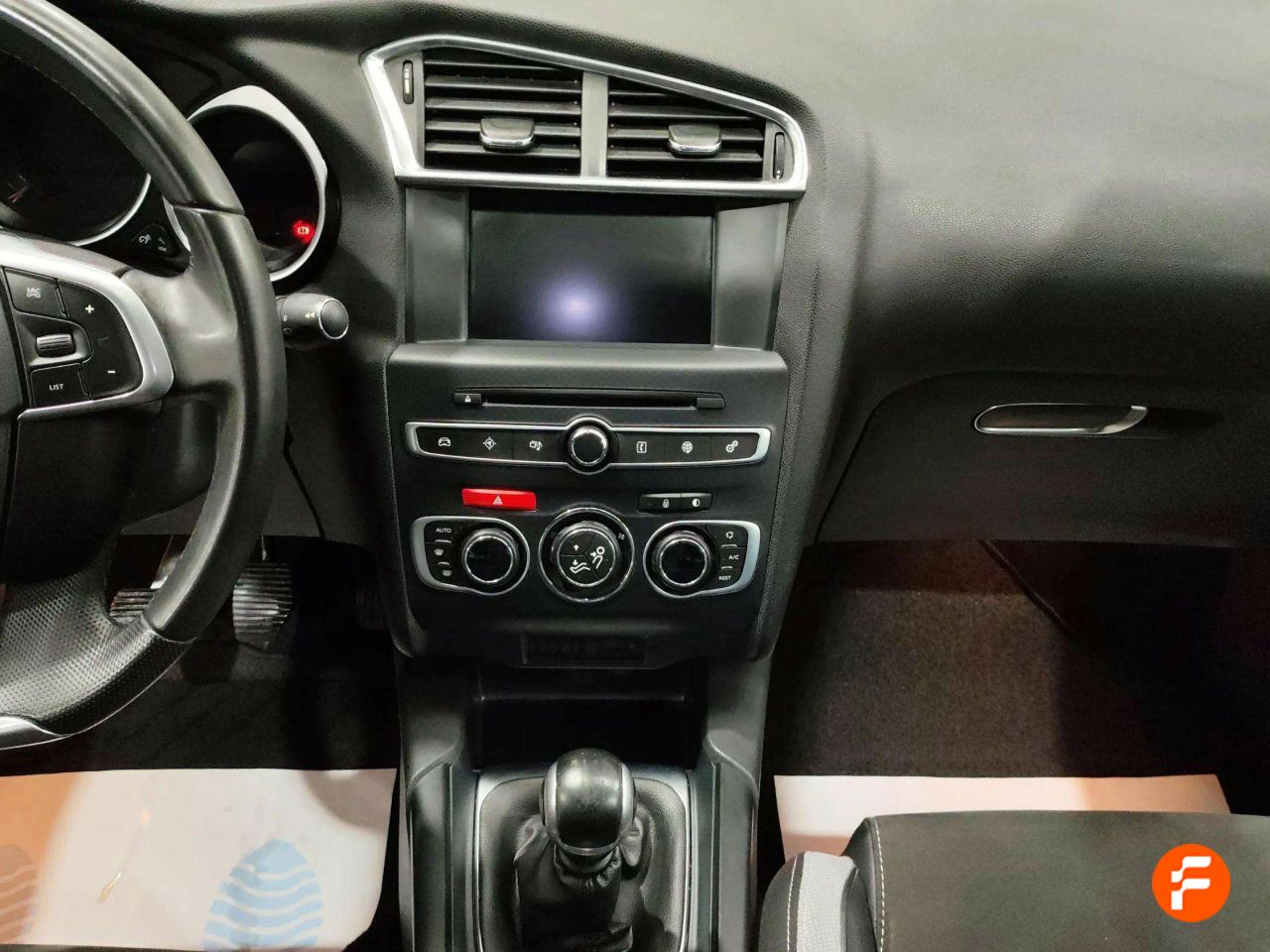 Foto DS Automobiles DS 4 12