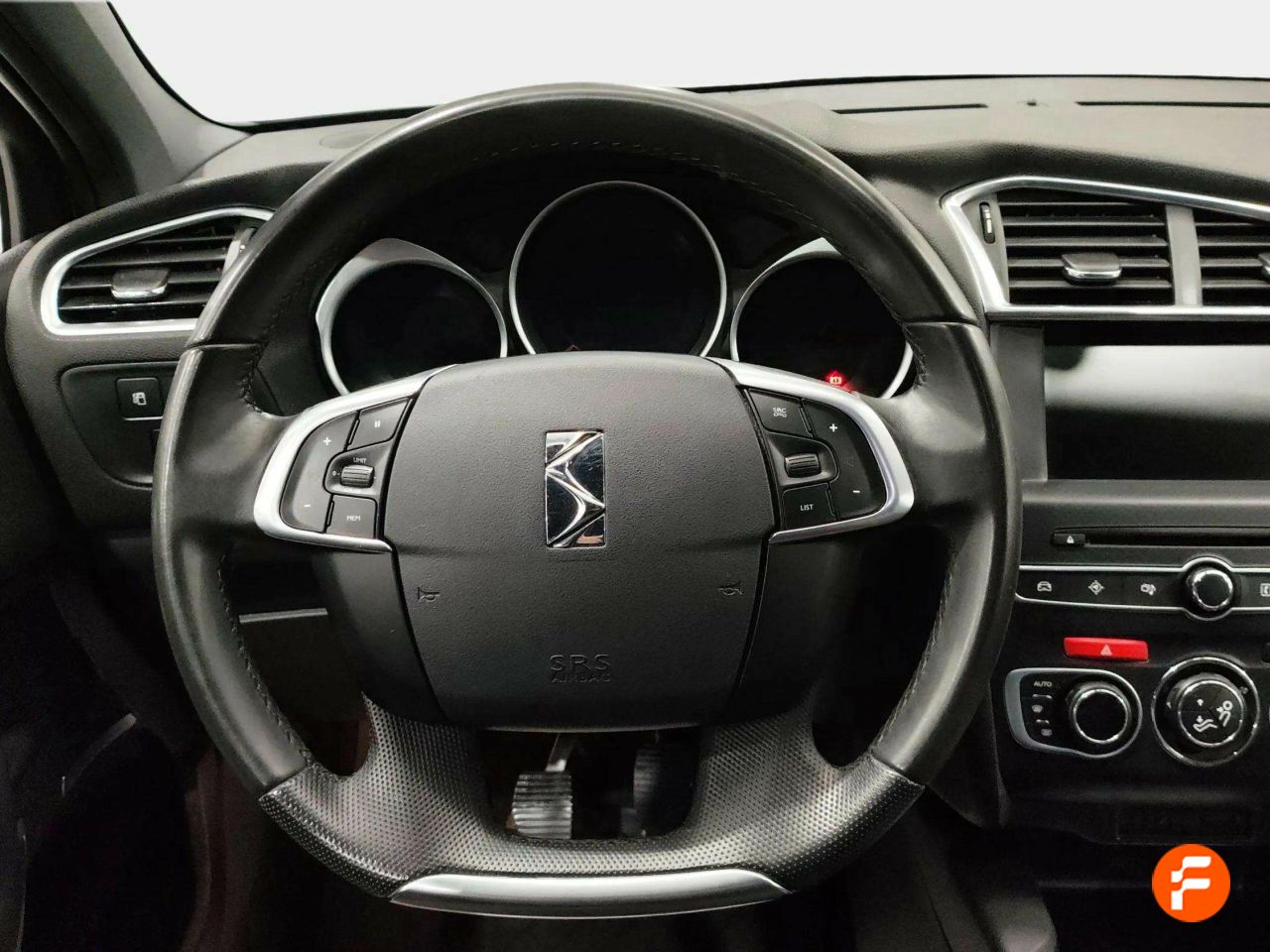 Foto DS Automobiles DS 4 13