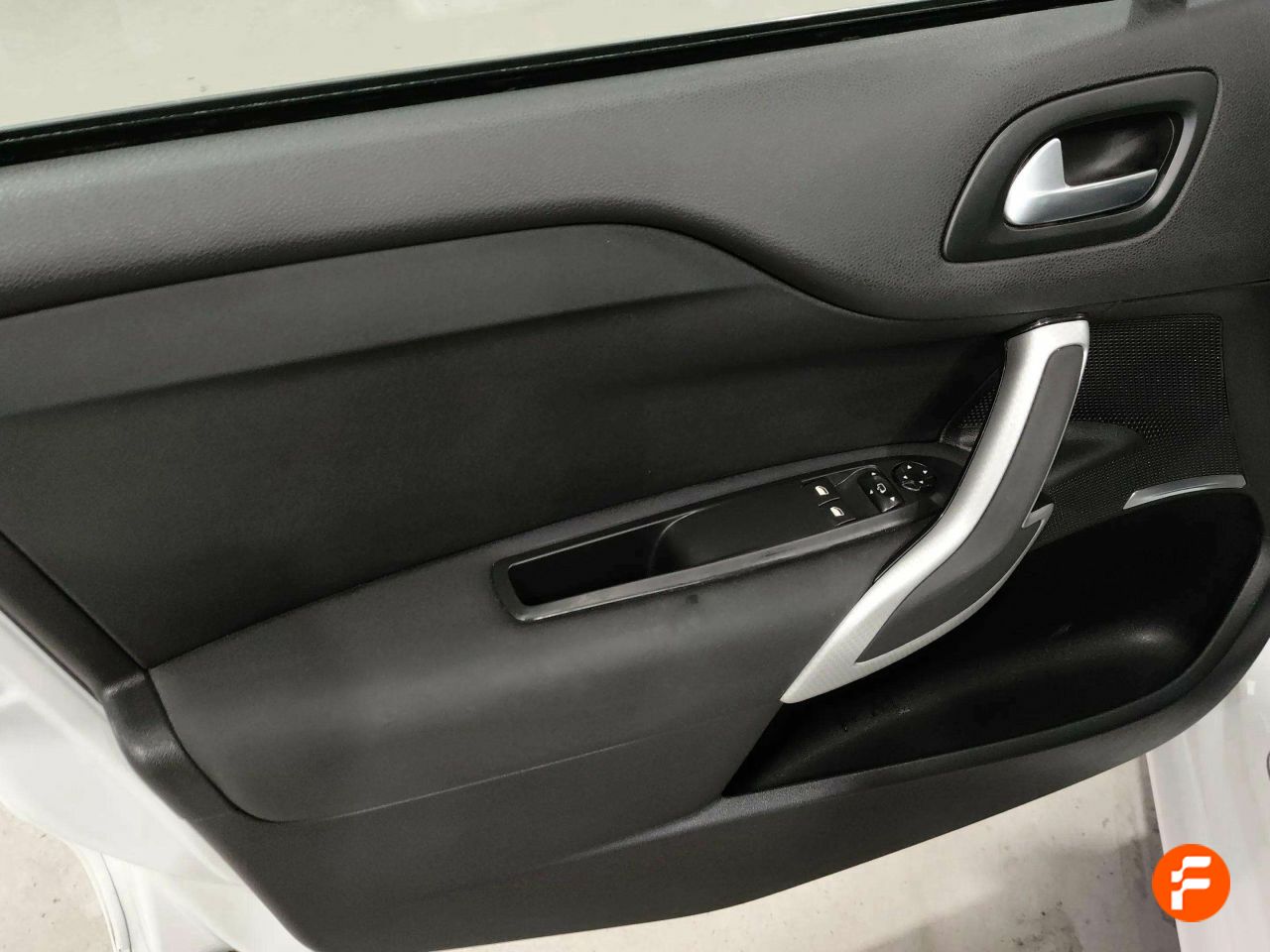Foto DS Automobiles DS 4 19