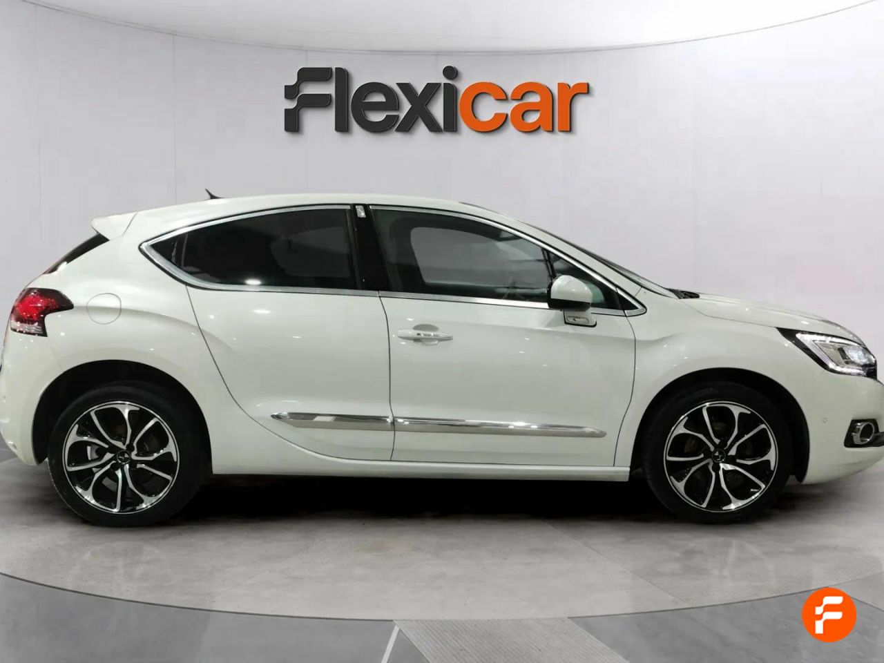 Foto DS Automobiles DS 4 2