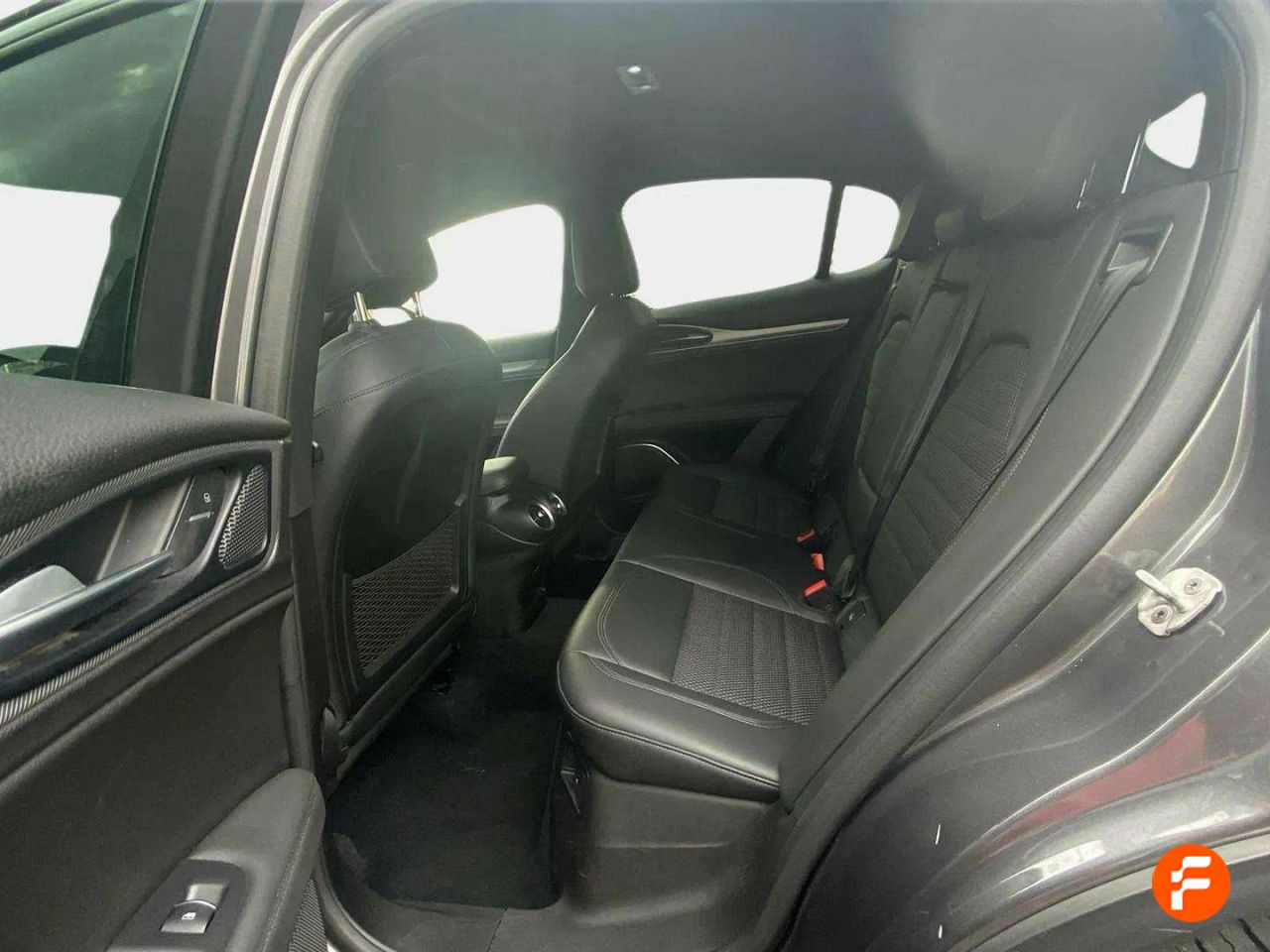 Foto Alfa Romeo Stelvio 10
