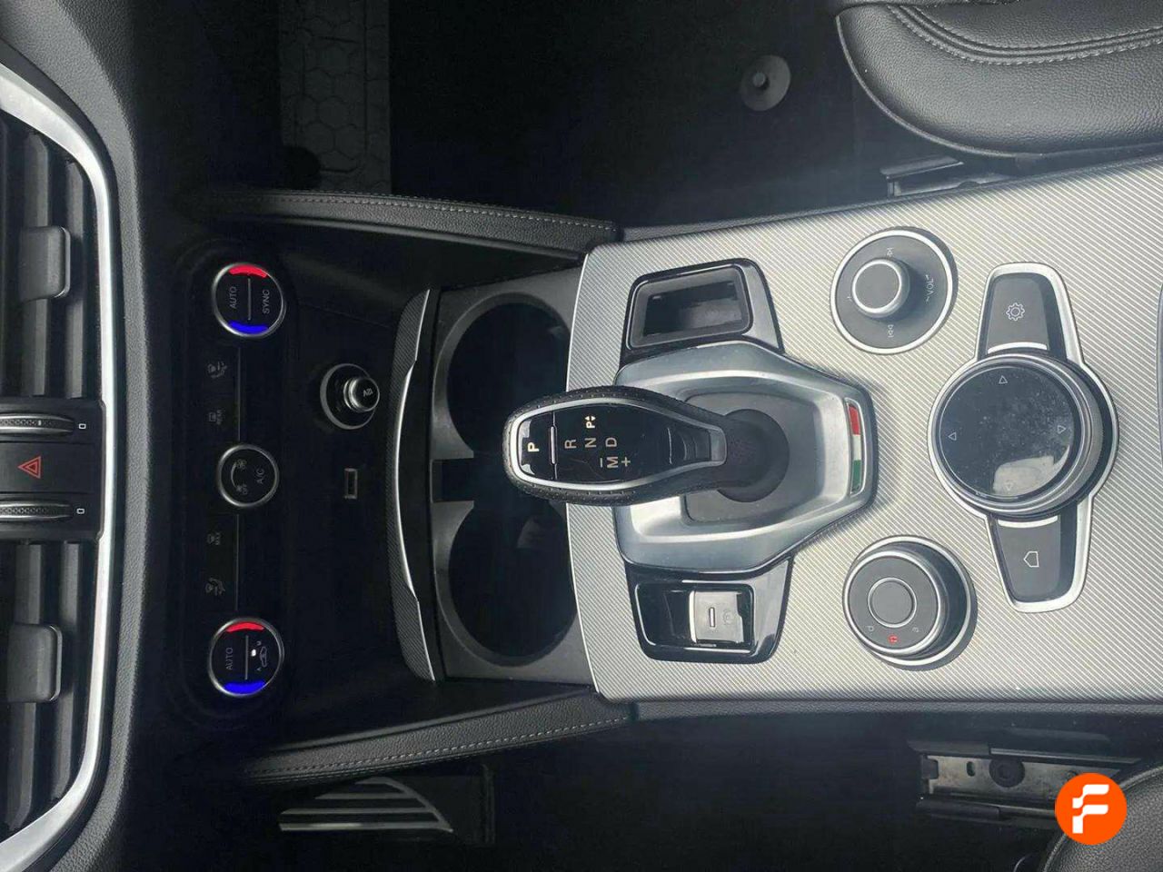 Foto Alfa Romeo Stelvio 14