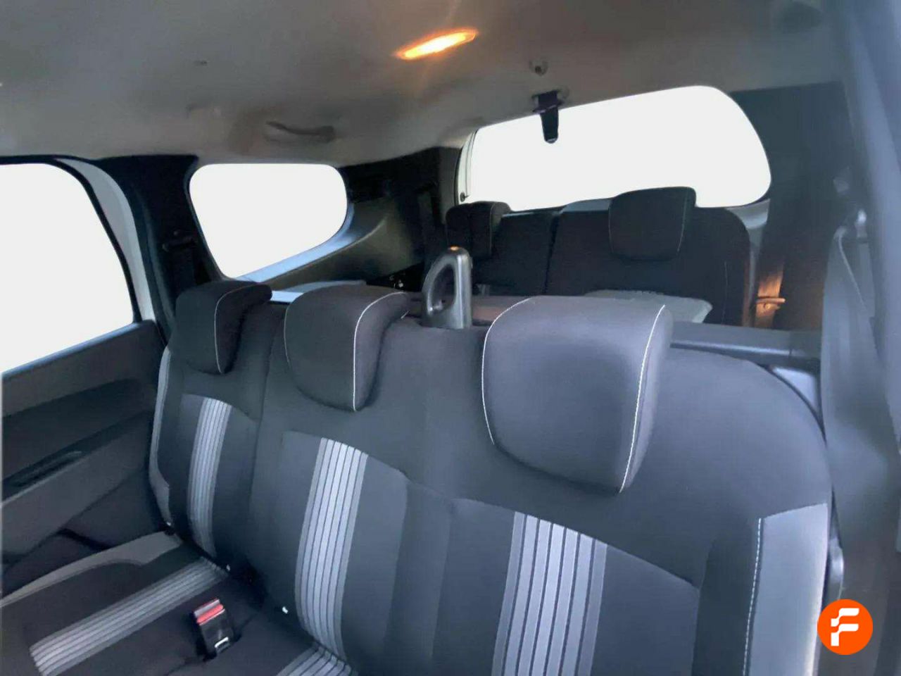 Foto Dacia Lodgy 12