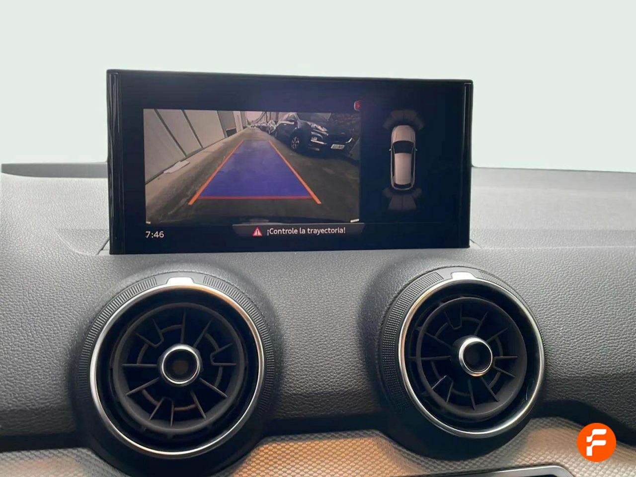 Foto Audi Q2 10