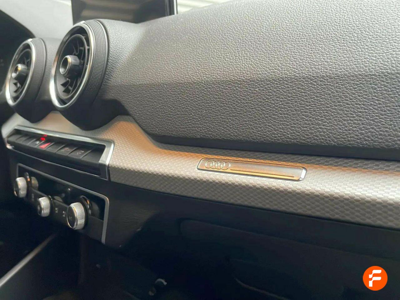 Foto Audi Q2 14