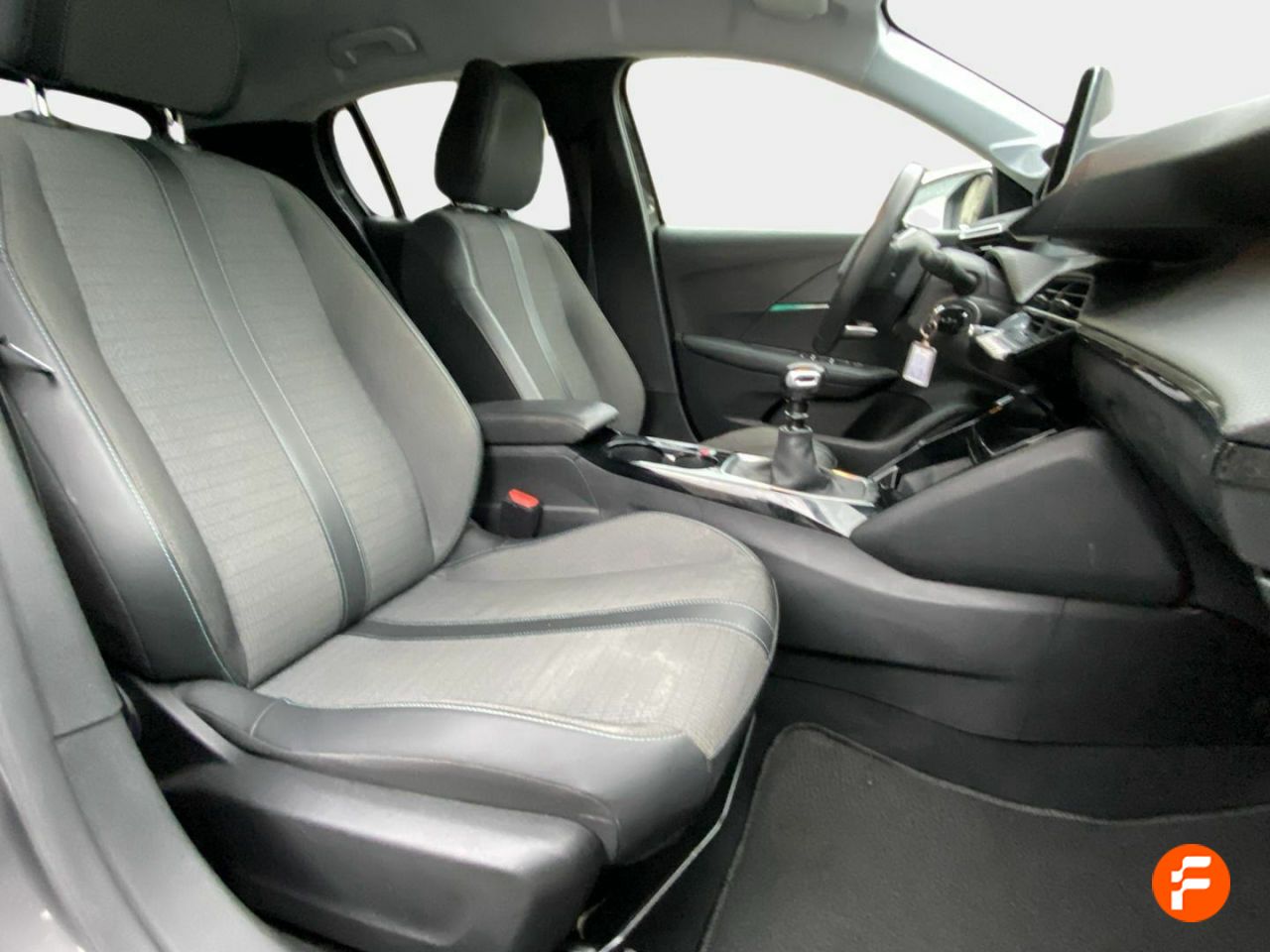 Foto Peugeot 208 11