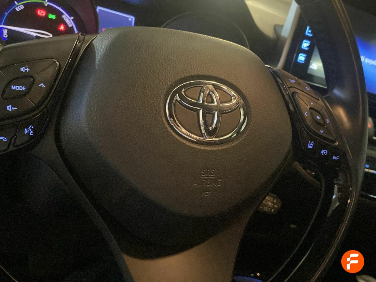 Foto Toyota C-HR 8