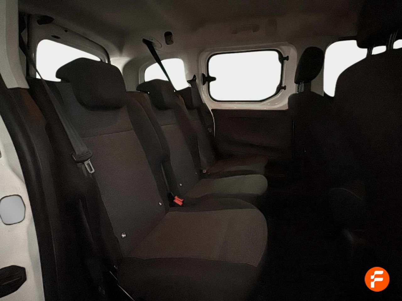 Foto Peugeot Rifter 10