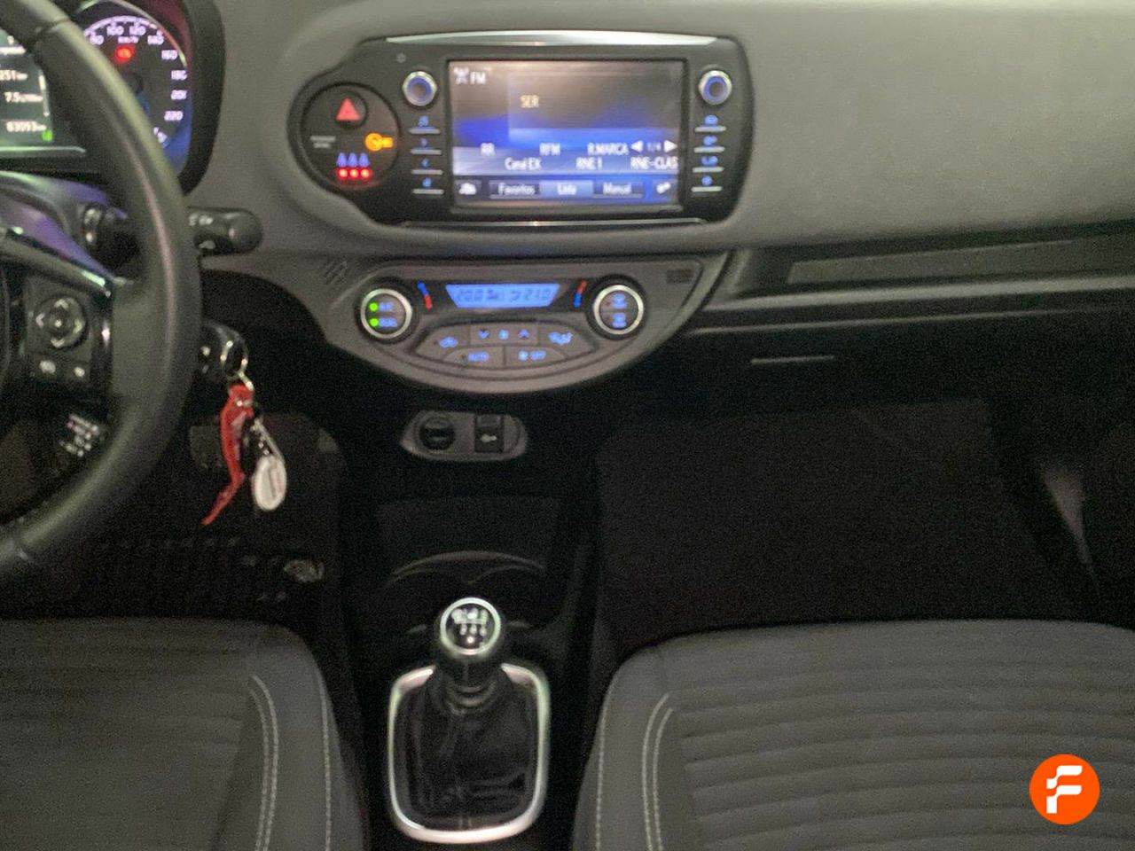 Foto Toyota Yaris 16