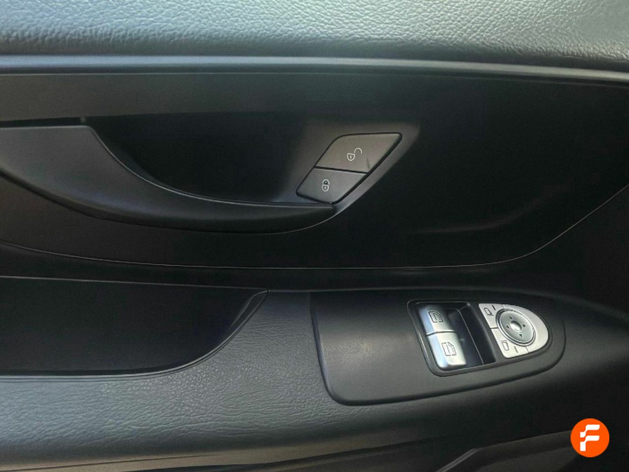 Foto Mercedes-Benz Vito 10