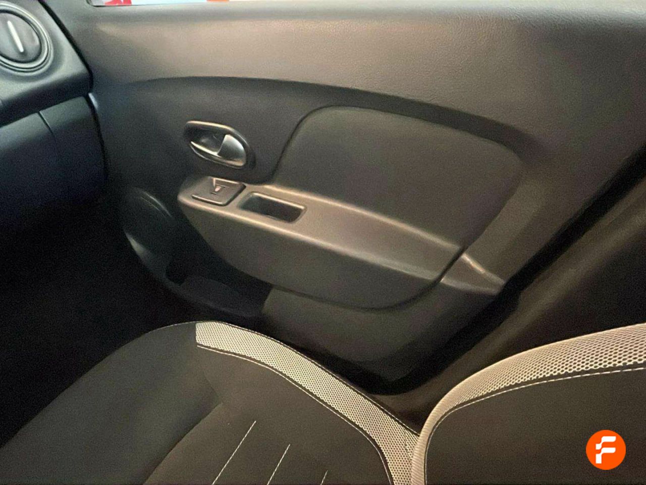 Foto Dacia Sandero 12