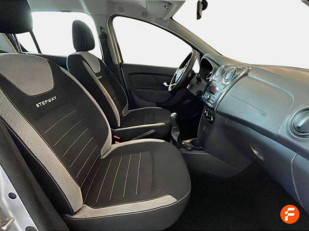Foto Dacia Sandero 13