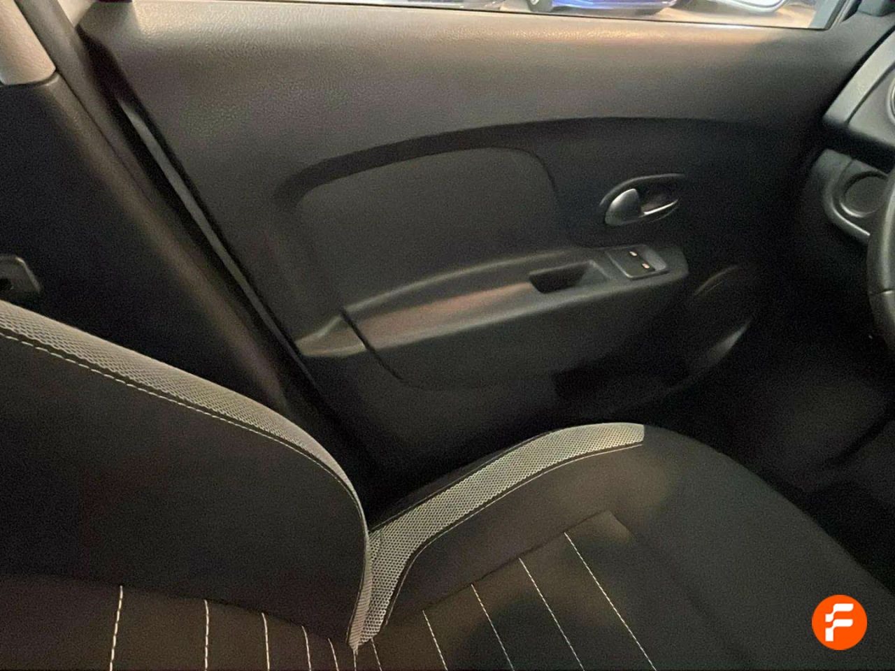 Foto Dacia Sandero 18