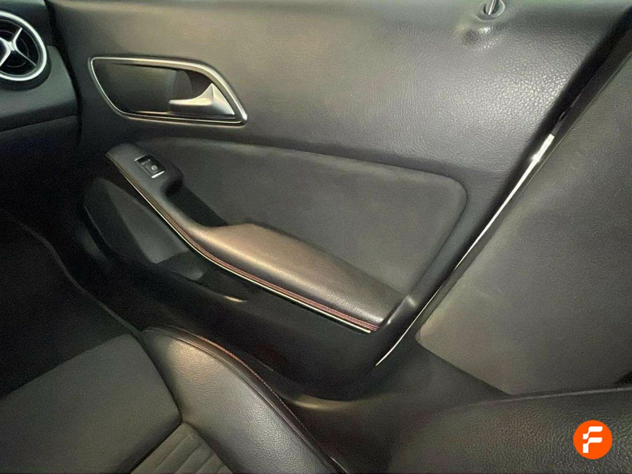 Foto Mercedes-Benz Clase CLA 12