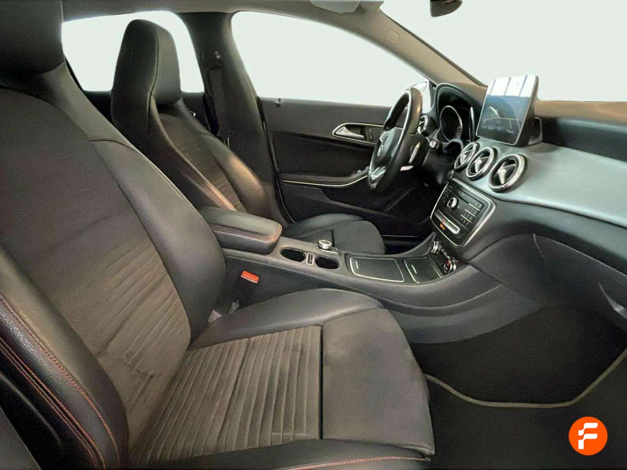 Foto Mercedes-Benz Clase CLA 13