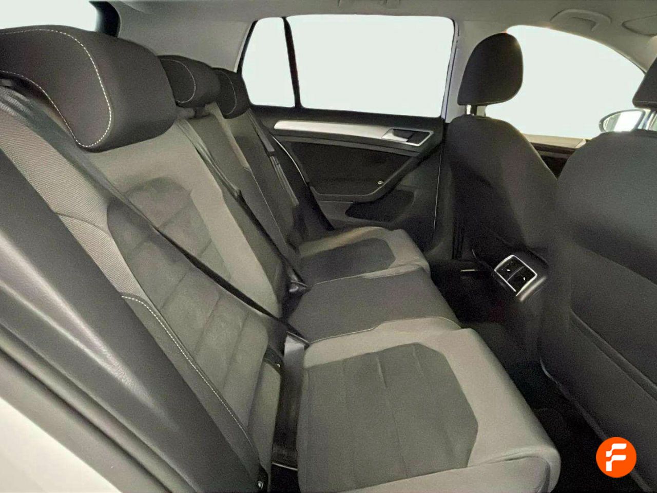 Foto Volkswagen Golf 13