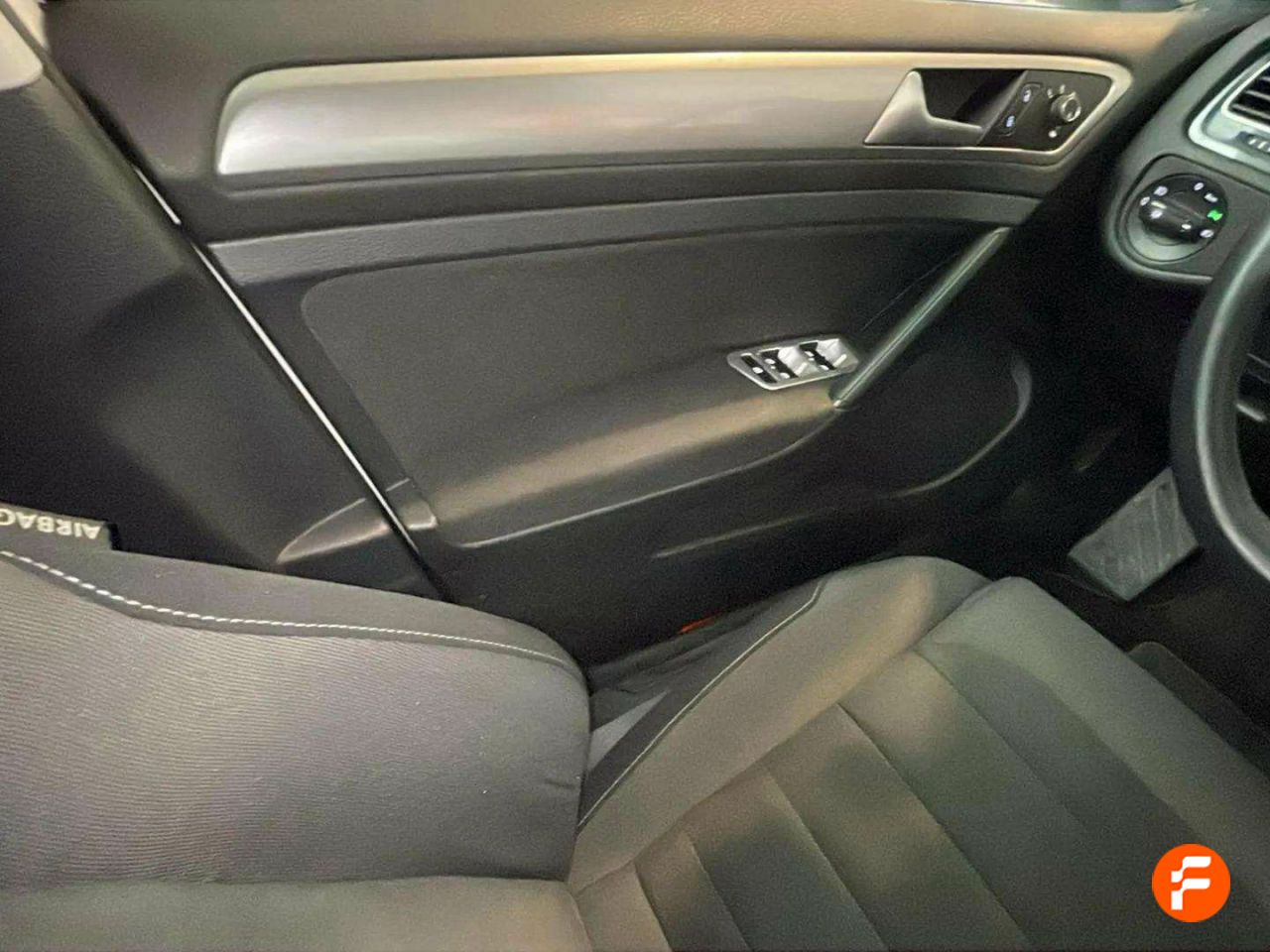 Foto Volkswagen Golf 18