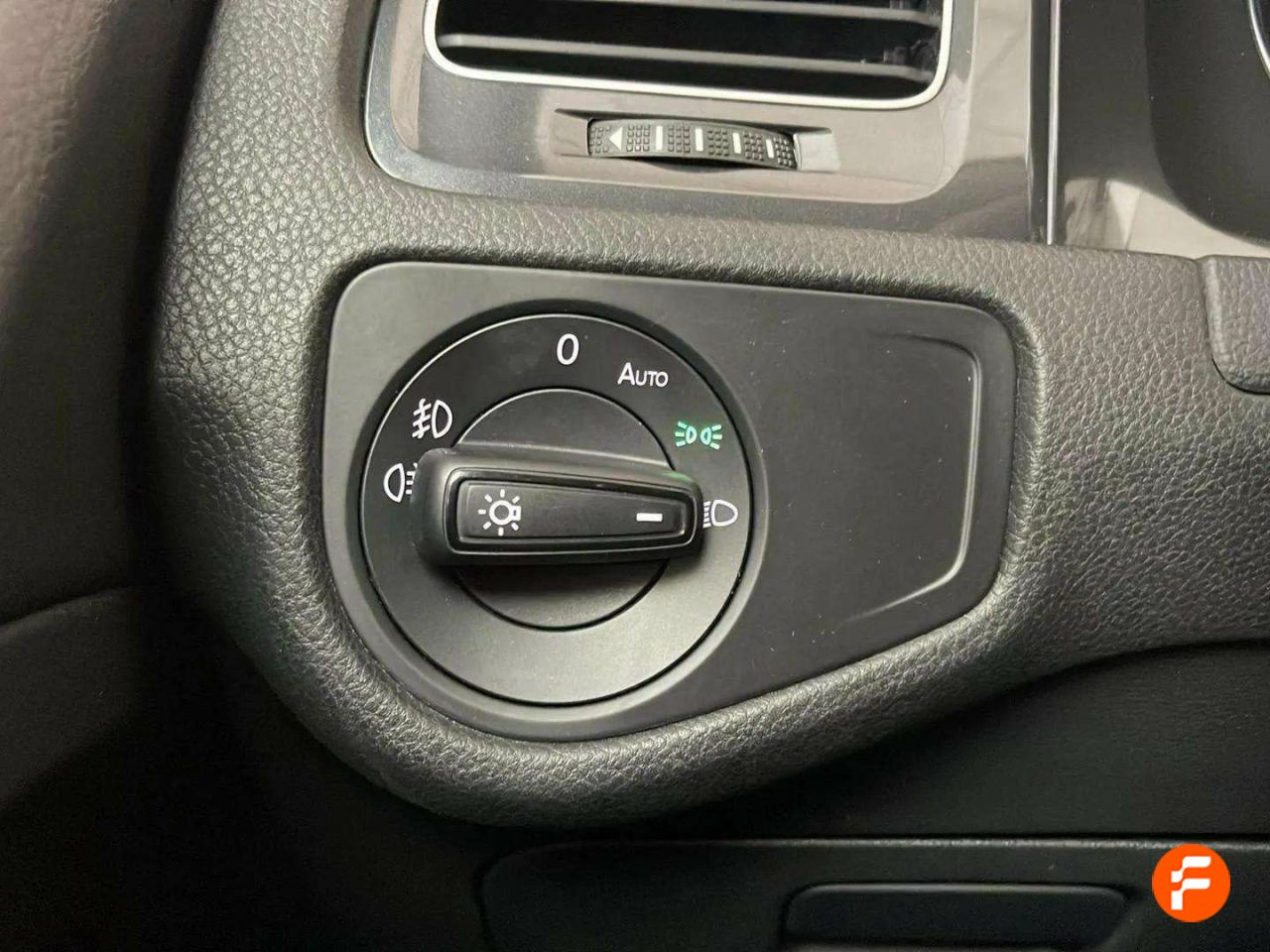Foto Volkswagen Golf 23