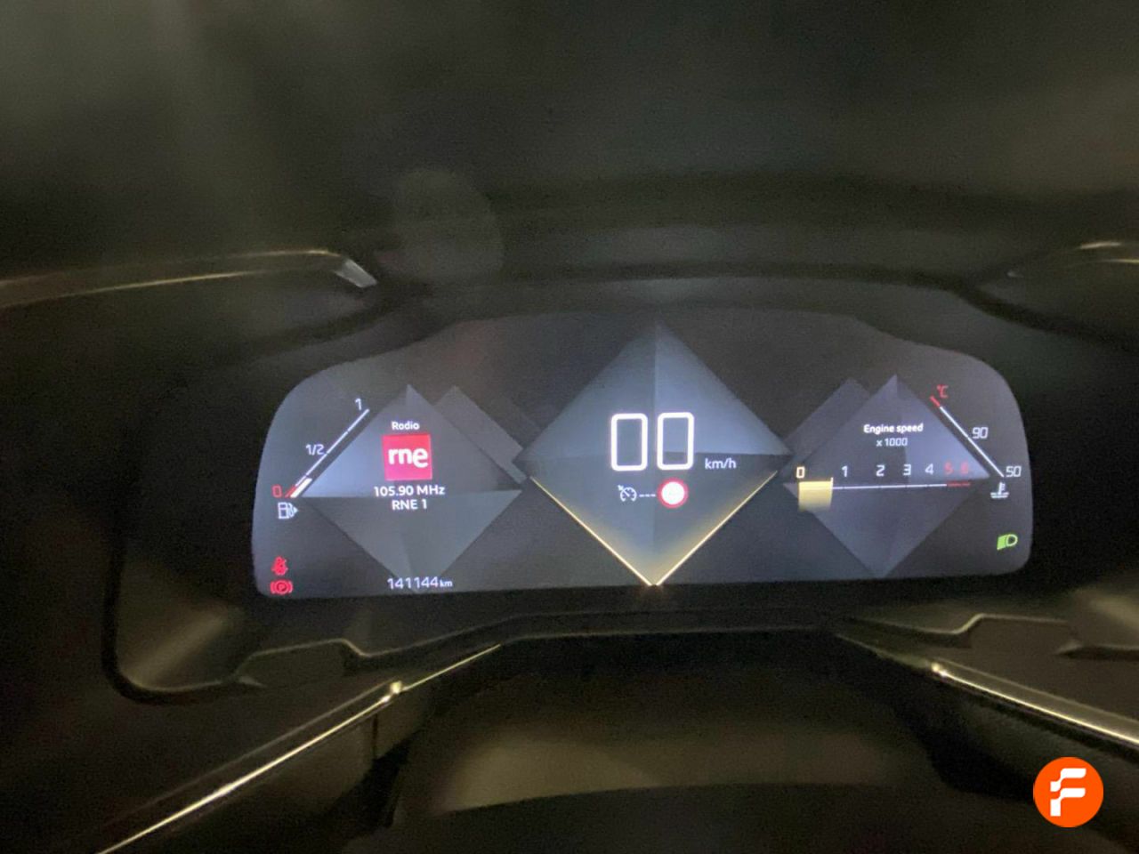 Foto DS Automobiles DS 7 9