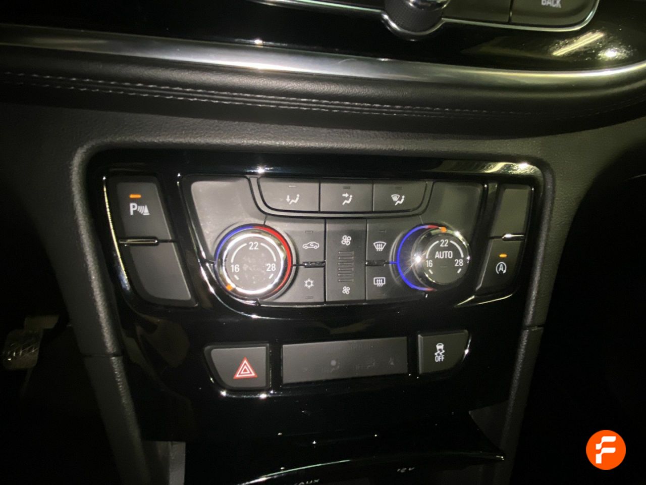 Foto Opel Mokka X 13