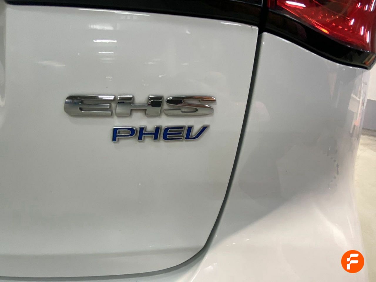 Foto MG HS 18