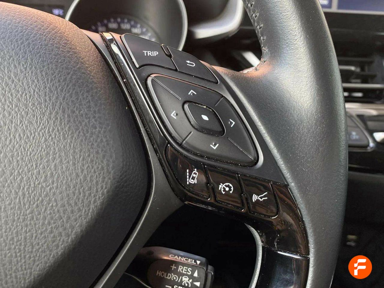 Foto Toyota C-HR 15