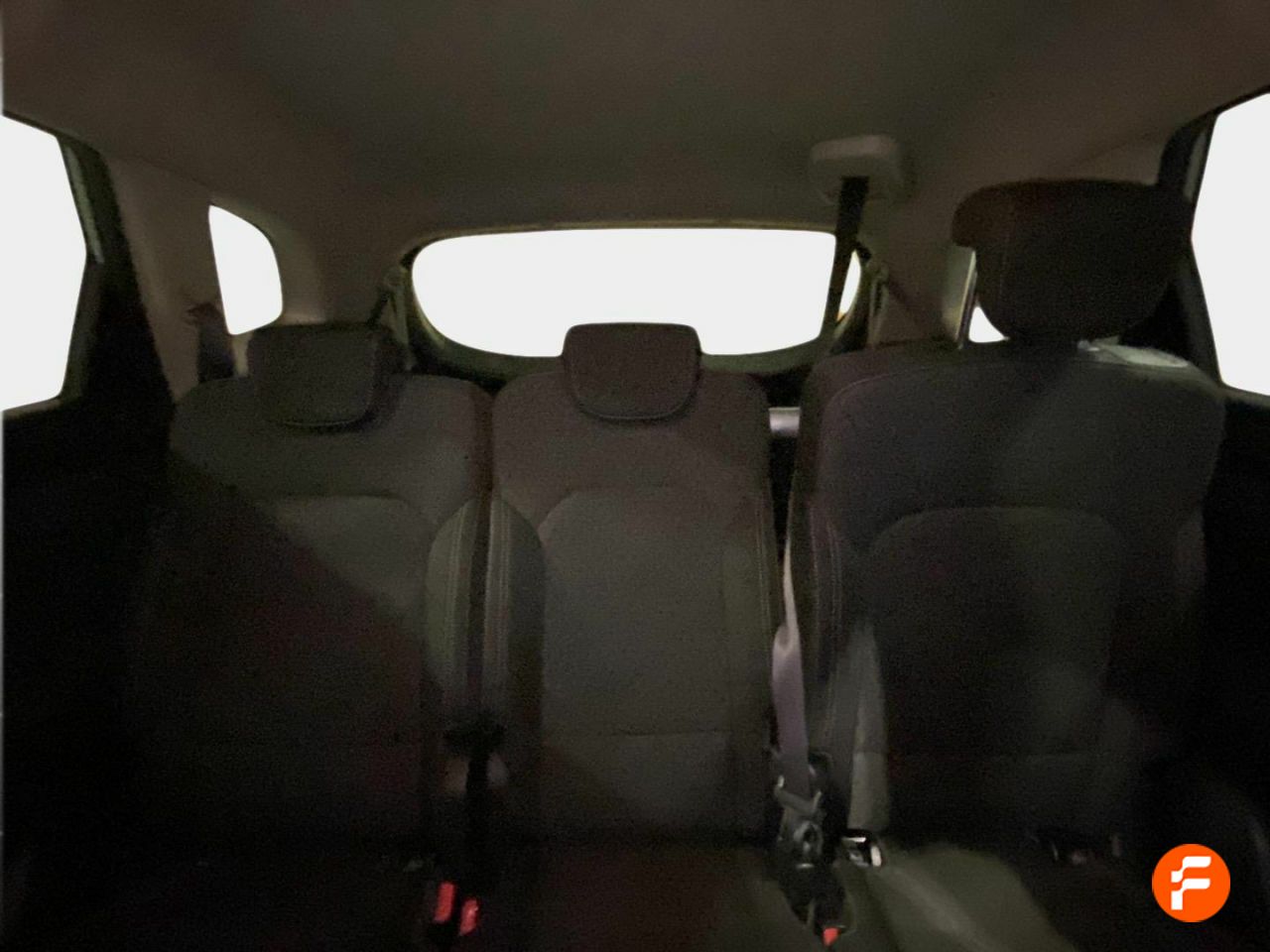 Foto Kia Carens 10