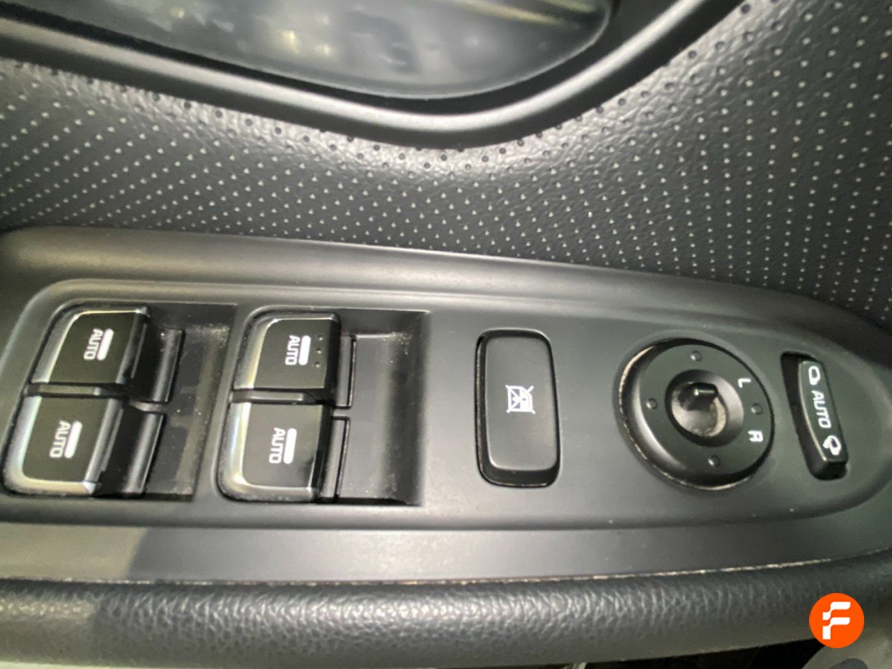 Foto Kia Carens 12