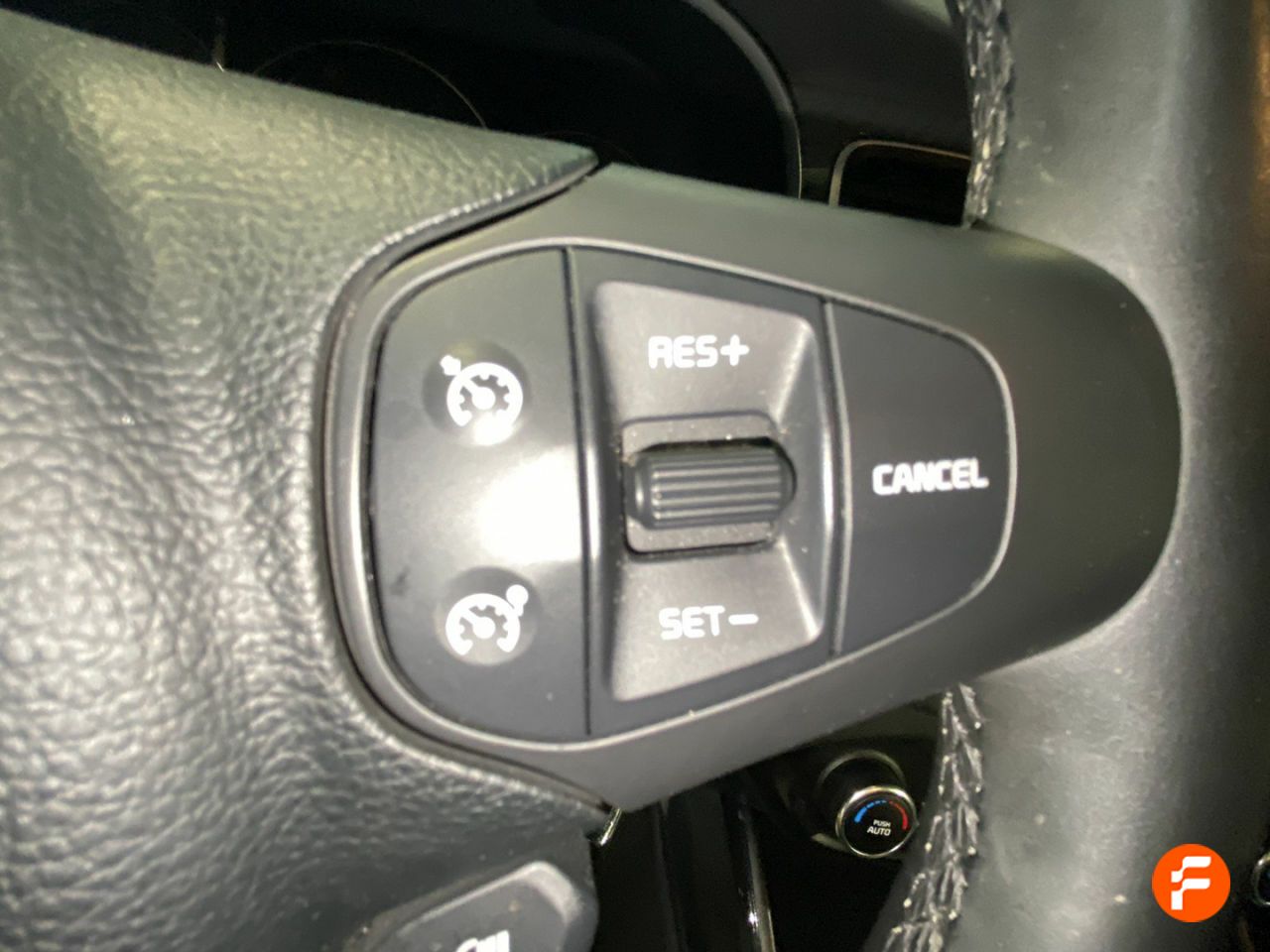 Foto Kia Carens 14