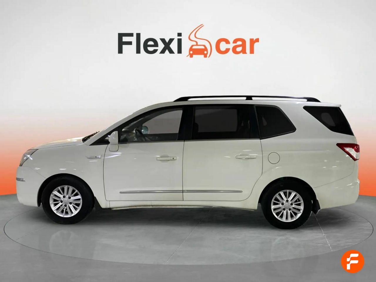Foto SsangYong Rodius 4